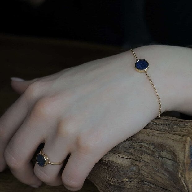 Gold plated armbandje sodaliet Monique