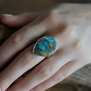 Spiny Oyster Turquoise ring Fah