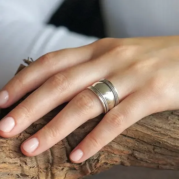 Brede Bali ring Cela
