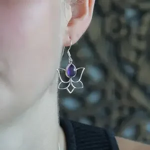 Amethist Lotus oorbellen