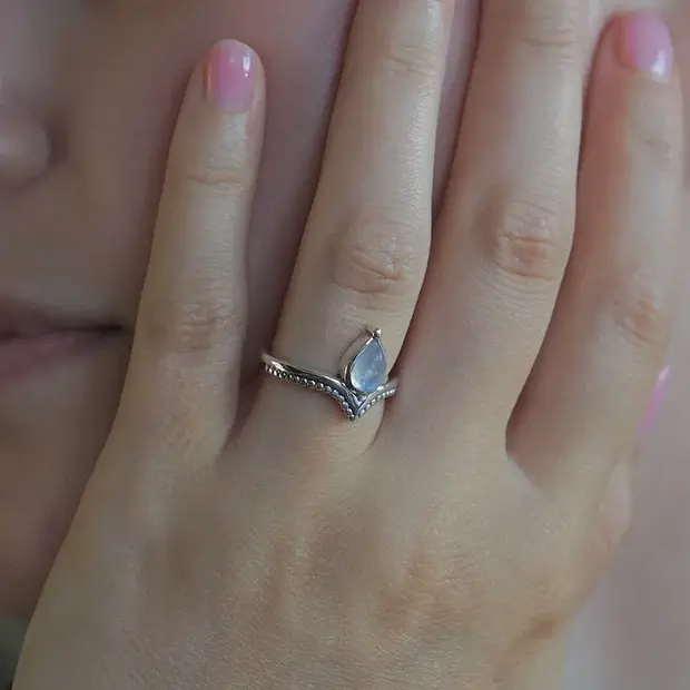 Maansteen ring Kayda
