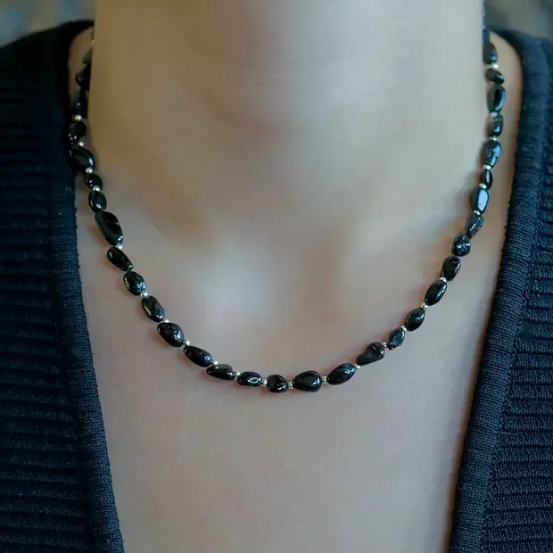 Zwarte spinel ketting Thian