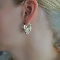 Goudkleurige oorbellen hart Liva