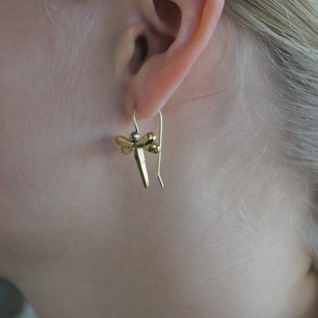 Oorbellen goudkleur Libelle klein