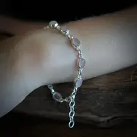 Rozenkwarts  dames armband Elif