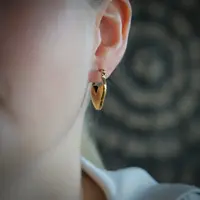Goudkleurige oorbellen hart Riva