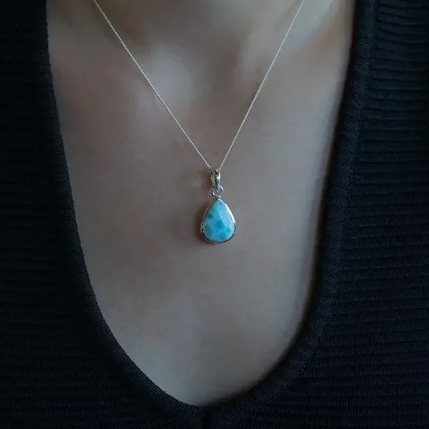 Larimar hanger Aya Larimar hanger Aya