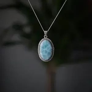 Larimar hanger Mara