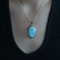 Larimar hanger Mara