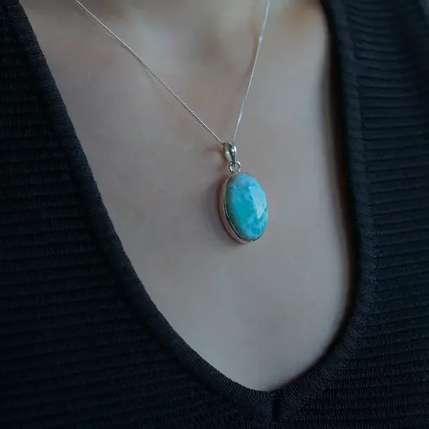 Larimar hanger Isa