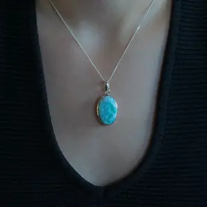 Larimar hanger Isa