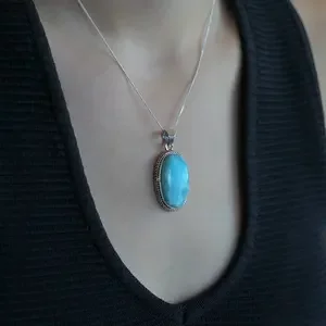 Larimar hanger Anna