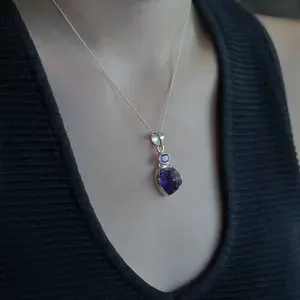 Ruwe Amethist hanger Hesther