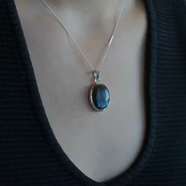 Labradoriet hanger Masia Labradoriet hanger Masia