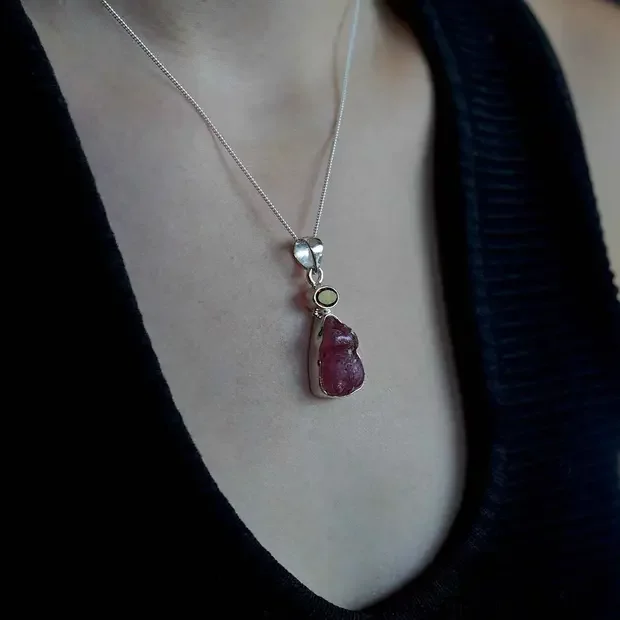 Granaat hanger Belari