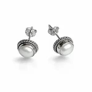 Zilveren oorknopjes Parel