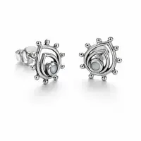 Zilveren teardrop oorknopjes parel