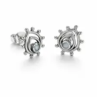 Zilveren teardrop oorknopjes parel