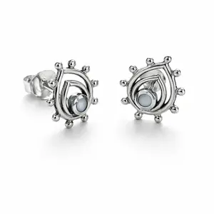 Zilveren teardrop oorknopjes parel