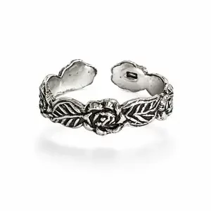 Zilveren teenring Rosalia