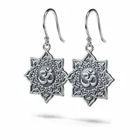 Zilveren oorbellen Ohm