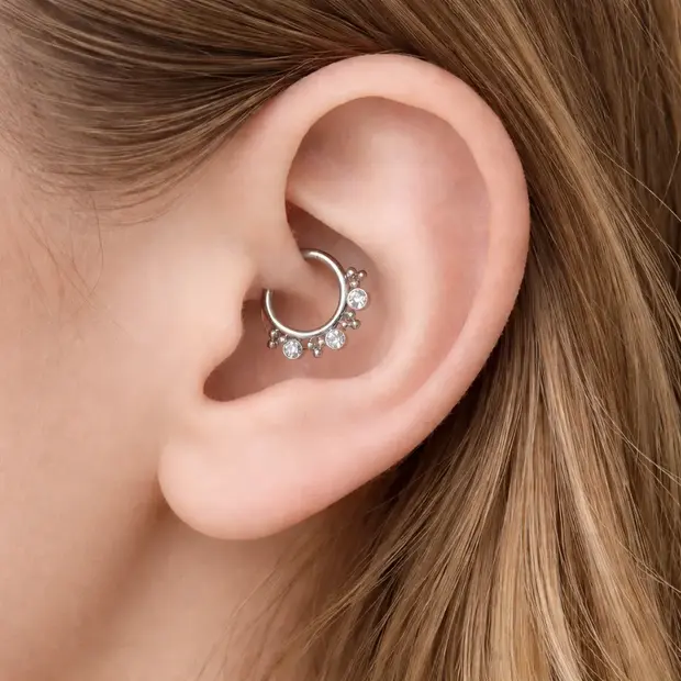 Daith piercing shiny silver