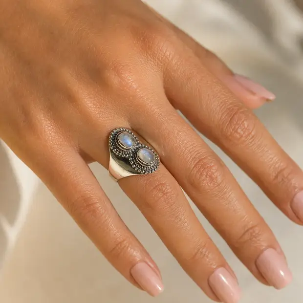 Zilveren ring double Moonstone