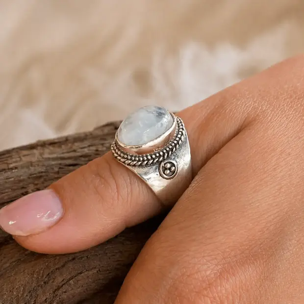 Zilveren ring Moonstone Hermosa Zilveren ring Moonstone Hermosa