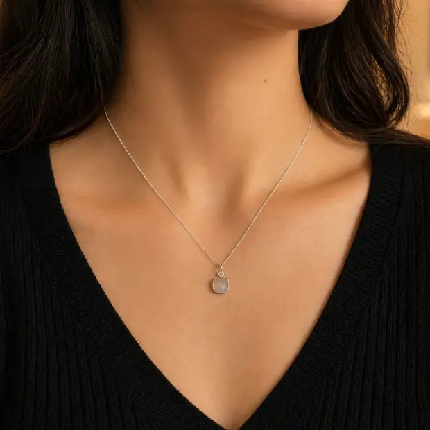 Rozenkwarts hanger Kona