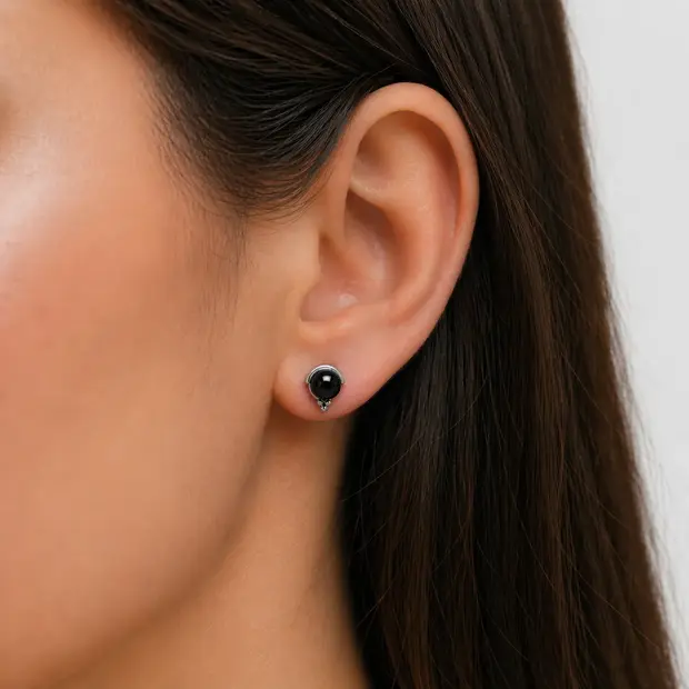 Black onyx oorknopjes Lusa