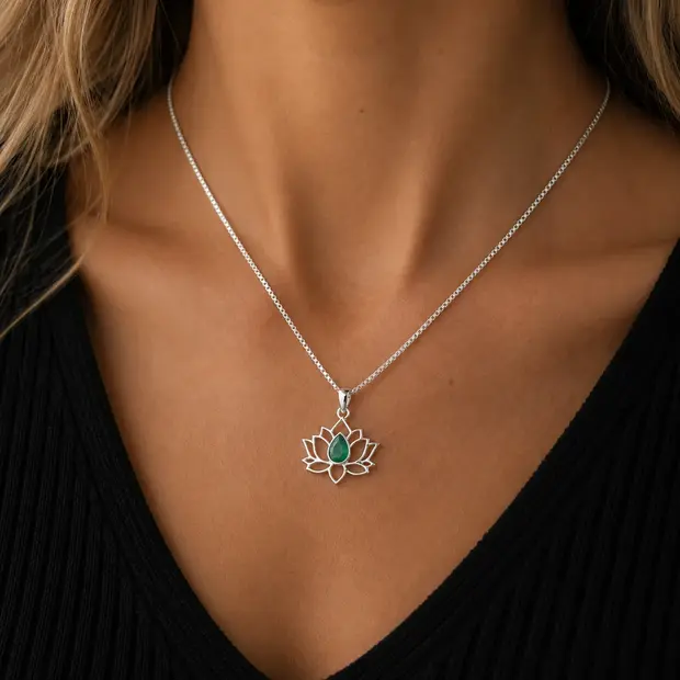Lotus flower hanger Smaragd