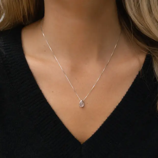 Rozenkwarts ketting Linda