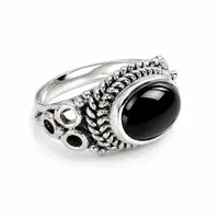 Onyx ring Lea