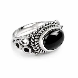 Onyx ring Lea