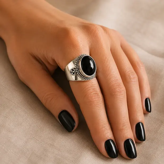 Zilveren ring Black Onyx Yai