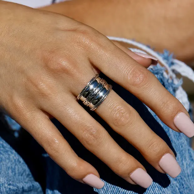 Zilveren brede Bali ring Celuk Zilveren brede Bali ring Celuk