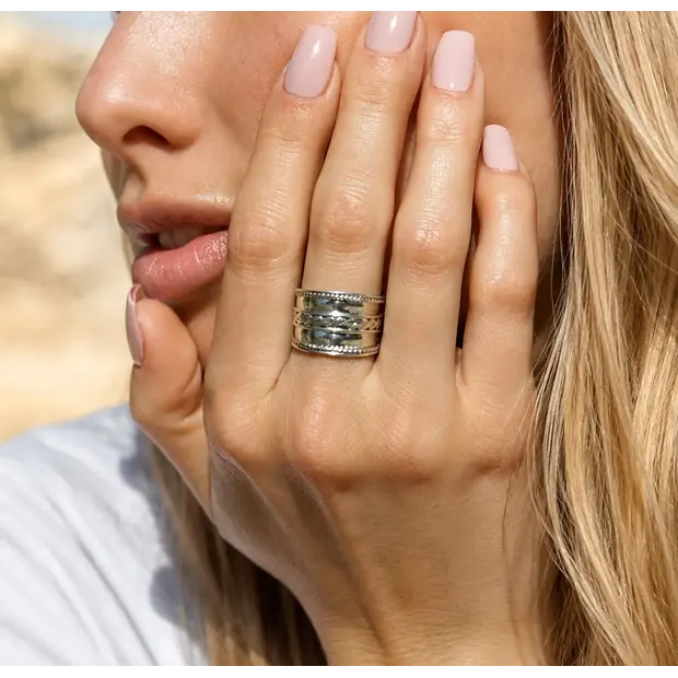Zilveren brede Bali ring Celuk Zilveren brede Bali ring Celuk