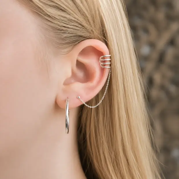 Chain ear cuff Quattro