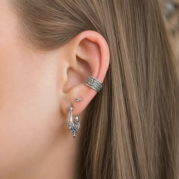 Zilveren earcuff Neomi Zilveren earcuff Neomi
