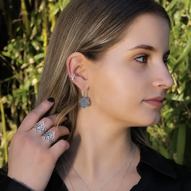 Zilveren earcuff Maud Zilveren earcuff Maud