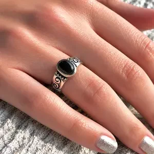 Zilveren ring met Black Onyx steen