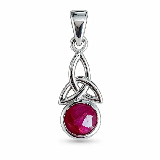 Triquetra hanger robijn Aine Triquetra hanger robijn Aine