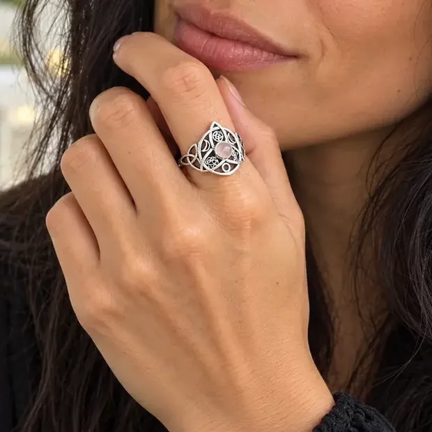 Rozenkwarts ring Triquetra Celestia Rozenkwarts ring Triquetra Celestia