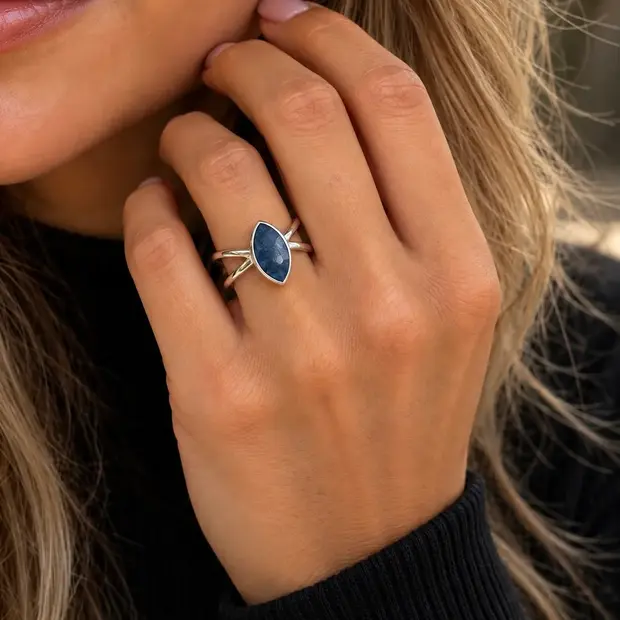Saffier ring Yui