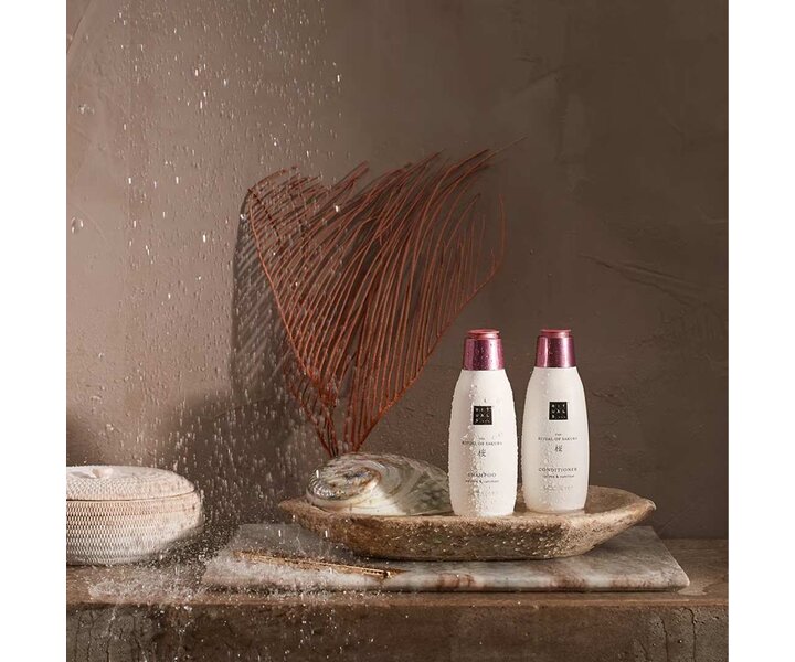 Sakura Nourishing Shampoo - 250 ml