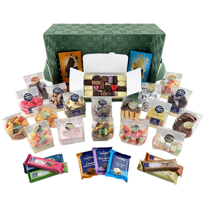 Geschenkmand Delicatessen MAXI met 22 lekkernijen