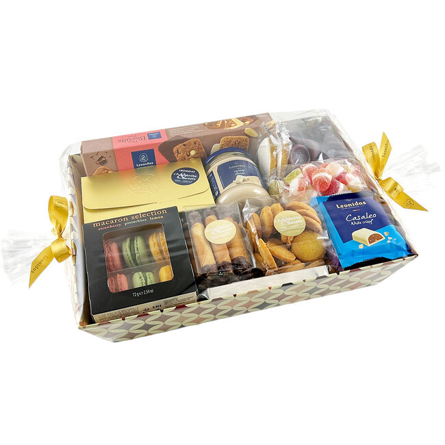 XL Gift Basket with Belgian Chocolates and Delicacies (10 Items)