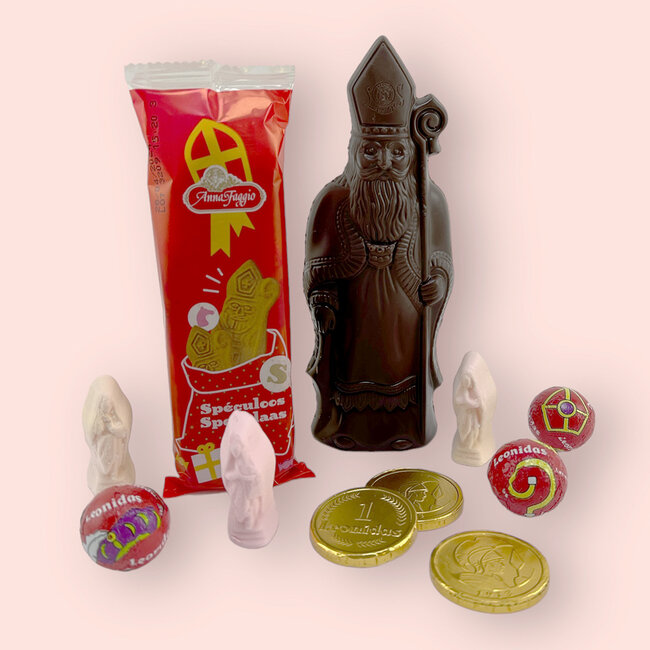 Leonidas Sintpakket (M) met een pure chocoladefiguur en lekkernijen