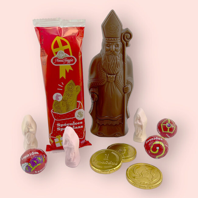 Leonidas Sintpakket (M) met melkchocoladefiguur en lekkers