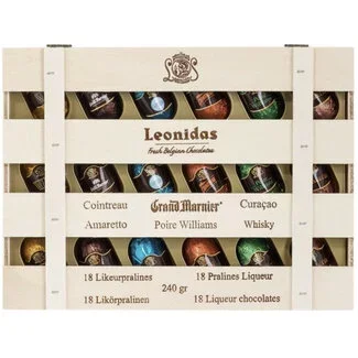 Leonidas Wooden casket 18 chocolates with pure liquor